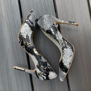 Pointed toe heels
